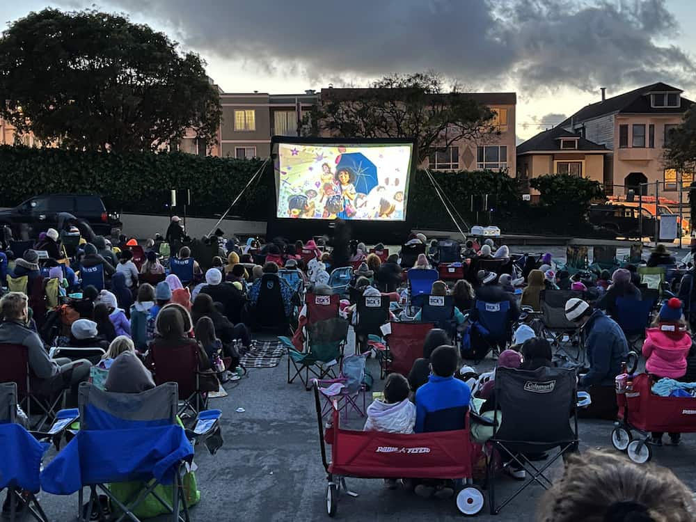 Outdoor Movie Rental for Elementary School